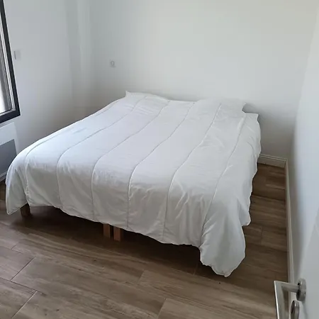 Holiday home Maison Neuve En Centre-ville