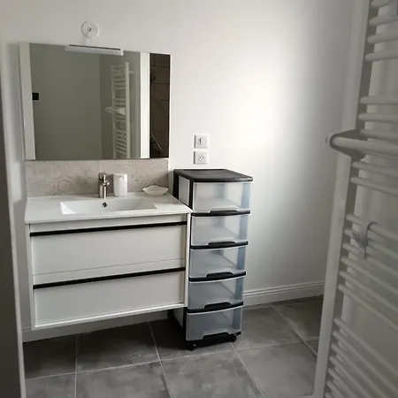 Maison Neuve En Centre-ville Holiday home *