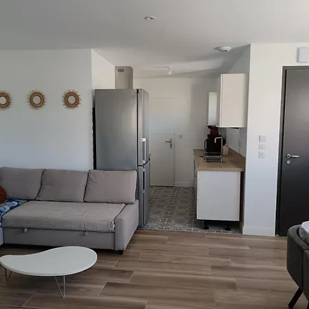 Holiday home Maison Neuve En Centre-ville *